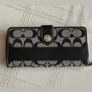 Coach Signature “C” Wallet - EXCELLENT CONDITION!